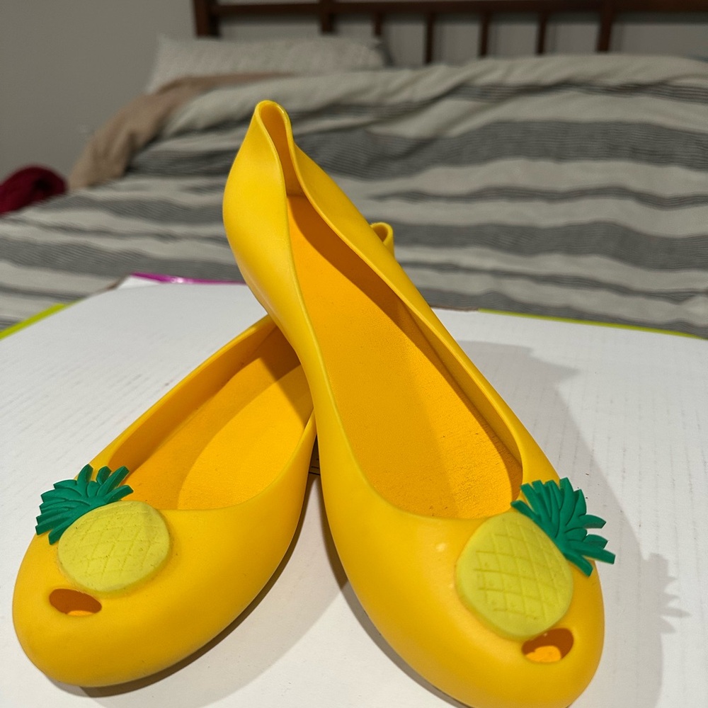 Yellow Pineapple Flats